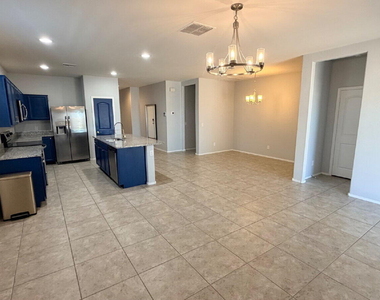 37844 W Amalfi Avenue - Photo Thumbnail 13