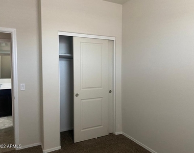 2059 E Piedmont Place - Photo Thumbnail 9