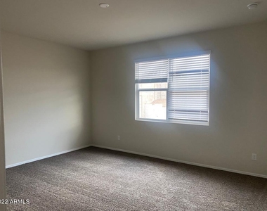 2059 E Piedmont Place - Photo Thumbnail 13