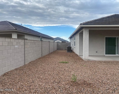 2059 E Piedmont Place - Photo Thumbnail 17