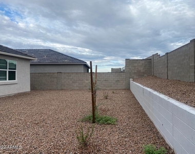 2059 E Piedmont Place - Photo Thumbnail 16