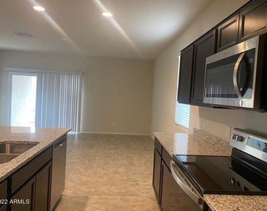 2059 E Piedmont Place - Photo Thumbnail 3