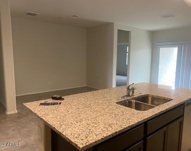 2059 E Piedmont Place - Photo Thumbnail 4