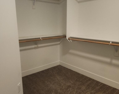1020 E Spence Avenue - Photo Thumbnail 18