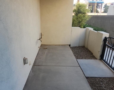 1020 E Spence Avenue - Photo Thumbnail 26