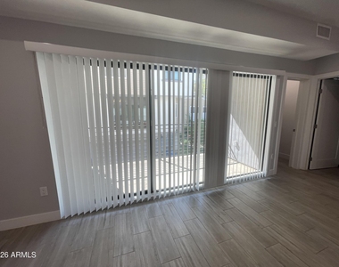 1020 E Spence Avenue - Photo Thumbnail 11