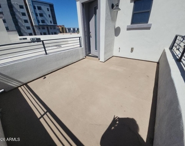 1020 E Spence Avenue - Photo Thumbnail 21