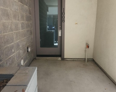 1020 E Spence Avenue - Photo Thumbnail 1