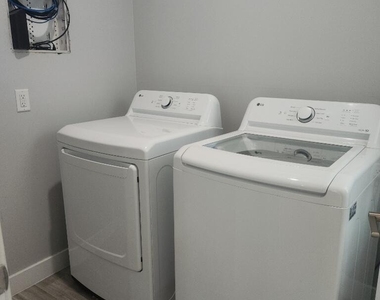 1020 E Spence Avenue - Photo Thumbnail 24