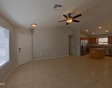 39964 W Sanders Way - Photo Thumbnail 1