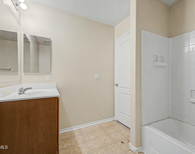 17118 N 184th Lane - Photo Thumbnail 28