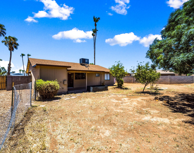 2216 W Straford Drive - Photo Thumbnail 23