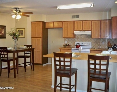 2216 W Straford Drive - Photo Thumbnail 8