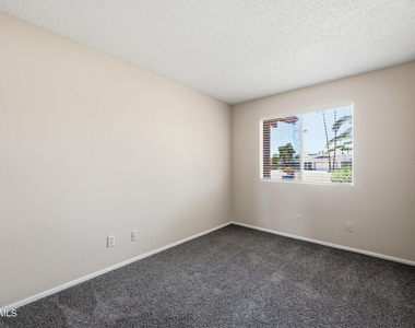 2216 W Straford Drive - Photo Thumbnail 18