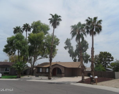 2216 W Straford Drive - Photo Thumbnail 11