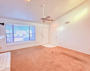 15076 N Escondido Drive - Photo Thumbnail 5