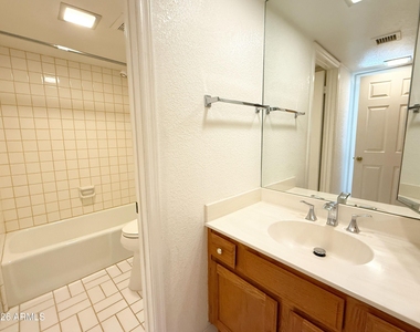 15076 N Escondido Drive - Photo Thumbnail 13
