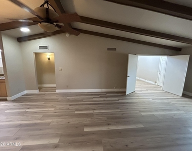 5100 N Miller Road - Photo Thumbnail 17