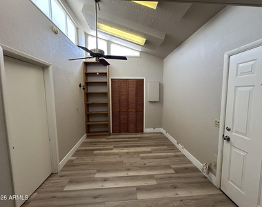 5100 N Miller Road - Photo Thumbnail 18