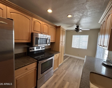 5100 N Miller Road - Photo Thumbnail 13