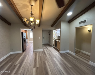 5100 N Miller Road - Photo Thumbnail 8