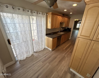 5100 N Miller Road - Photo Thumbnail 16