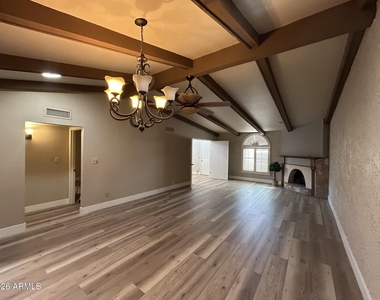 5100 N Miller Road - Photo Thumbnail 9