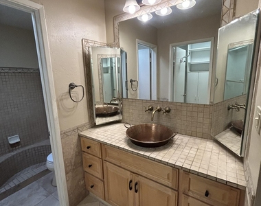 5100 N Miller Road - Photo Thumbnail 33