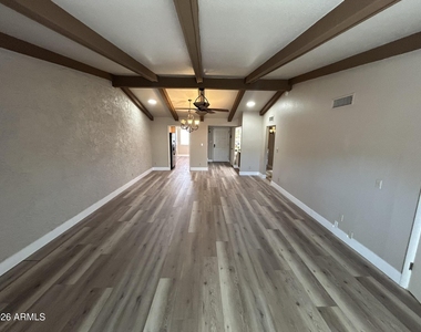 5100 N Miller Road - Photo Thumbnail 10