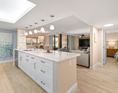 950 Egret Circle - Photo Thumbnail 5