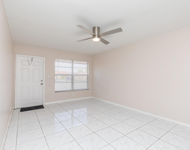 7750 Sw 10th Court - Photo Thumbnail 10