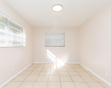 7750 Sw 10th Court - Photo Thumbnail 18