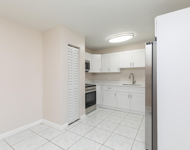 7750 Sw 10th Court - Photo Thumbnail 3