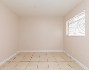 7750 Sw 10th Court - Photo Thumbnail 16