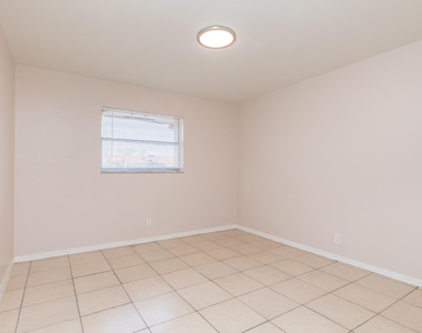 7750 Sw 10th Court - Photo Thumbnail 20