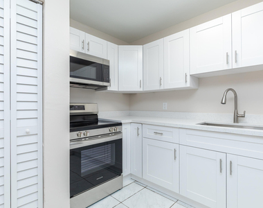 7750 Sw 10th Court - Photo Thumbnail 1