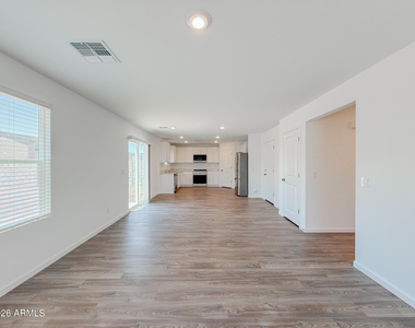 239 W Sonoran Vista Circle - Photo Thumbnail 4