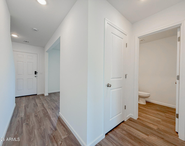 239 W Sonoran Vista Circle - Photo Thumbnail 8
