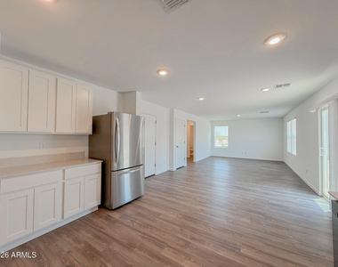 239 W Sonoran Vista Circle - Photo Thumbnail 7
