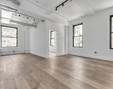 255 West 36th Street - Photo Thumbnail 1