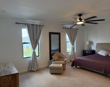 1325 Ne 2nd Court - Photo Thumbnail 3