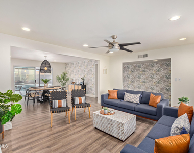 8442 E Holly Street - Photo Thumbnail 4