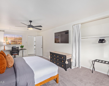 8442 E Holly Street - Photo Thumbnail 12