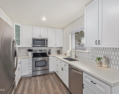 8442 E Holly Street - Photo Thumbnail 8