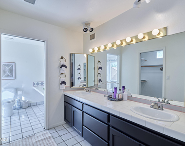 12617 N 71st Street - Photo Thumbnail 27