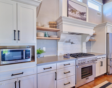 12617 N 71st Street - Photo Thumbnail 4