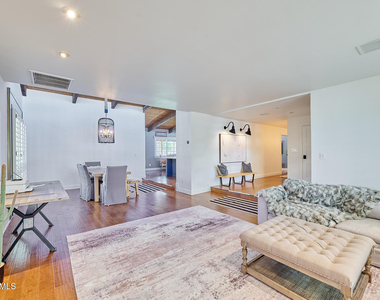 12617 N 71st Street - Photo Thumbnail 5