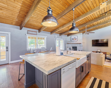12617 N 71st Street - Photo Thumbnail 1