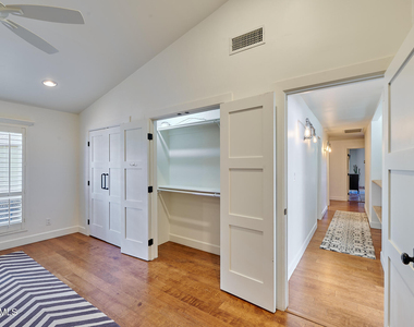 12617 N 71st Street - Photo Thumbnail 10
