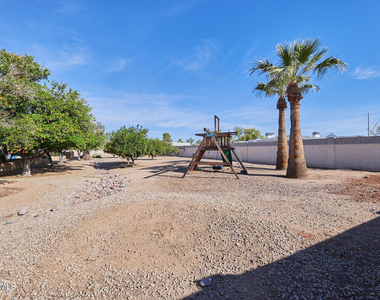 12617 N 71st Street - Photo Thumbnail 34